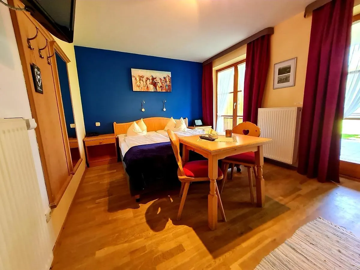 Appartementhaus „Die Kuh Am See“ Schliersee Apartment